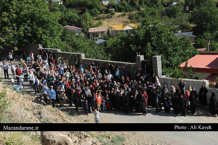 همایش بزرگ پیاده روی به همراه پاکسازی محیط از زباله در روستای گرنا برگزار شد+ تصاویر