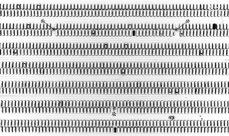 عکس هوایی جالب از یک پارکینگ
