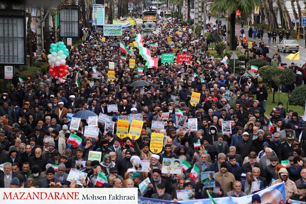 راهپیمایی ۲۲ بهمن در آمل باشکوه برگزار شد